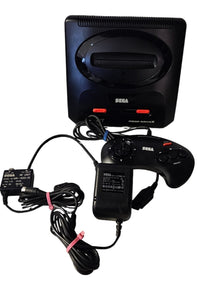 Sega Mega Drive II Konsole mit Controller